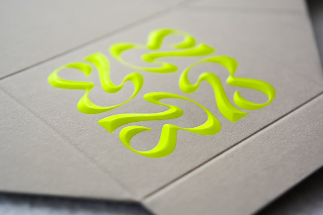 Folha fluorescente: o toque final da criatividade